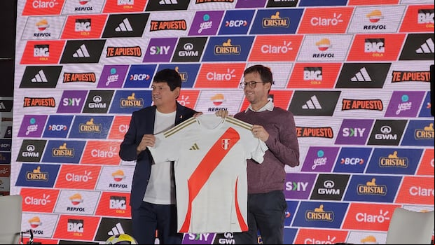 Manuel Barreto fue presentado por el presidente de la FPF, Agustín Lozano. (Foto: Ubaldo Villalobos)