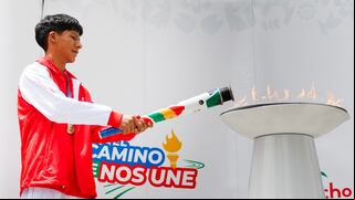 La antorcha de los Juegos Bolivarianos encendió su flama en Pauza, a los pies del Volcán Sara Sara