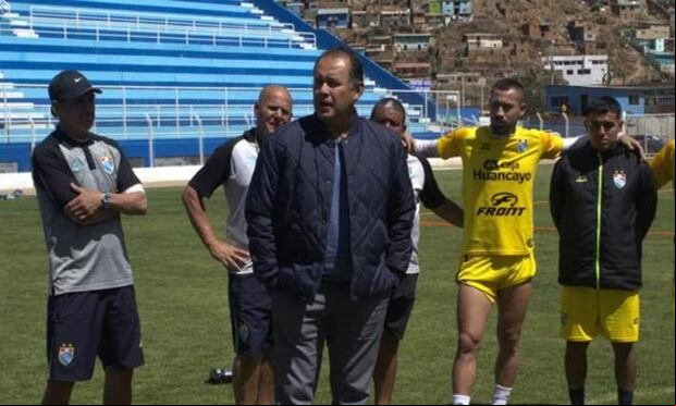 Juan Reynoso presente en los entrenamientos del ADT. (Foto: Agencias)