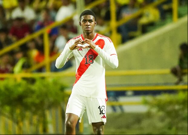Víctor Guzmán con la selección peruana Sub-23. (Foto: Bicolor)