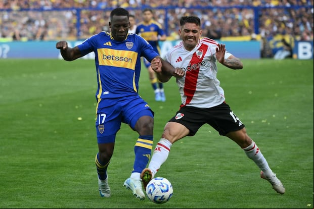 River Plate y Boca Juniors juegan el domingo 27 de abril por la fecha 15 del Torneo Apertura 2025, desde el Estadio Monumental de Buenos Aires. (Foto: AFP)