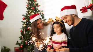 100 Christmas-Themed images for 2024 to share with your family and friends