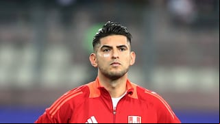 Se arma la defensa: la primera opción para reemplazar al suspendido Carlos Zambrano en el Perú vs. Chile