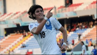 Universitario enamorado del ‘clon’ de Cavani: Rubén Bentancourt el ‘9′ que gusta en Ate