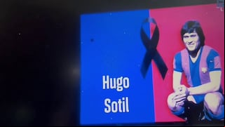 ¡Ídolo por historia! Hugo ‘Cholo’ Sotil fue homenajeado previo al Barcelona vs Betis