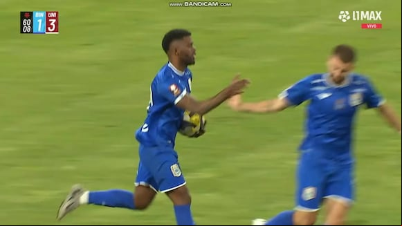 Gol de Marlon Torres para el 3-1 del Universitario vs. Binacional por la Liga 1 2025 (Video: Liga 1 MAX).